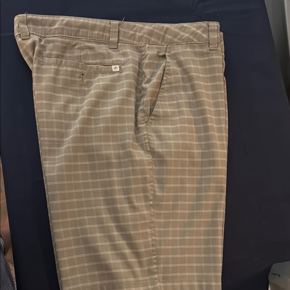 Hang Ten Tan Plaid shorts Tailored Comfort
